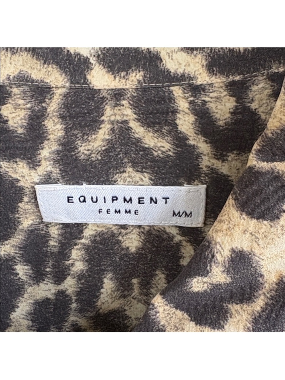 EUC Equipment Femme 100% Silk Button Front Animal Print Top Size Medium - Picture 4 of 11